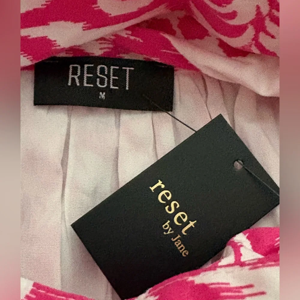 Reset by Jane Top Pink White Smocked Waist NWT NEW✨Sz M 🍒 - Picture 7 of 8